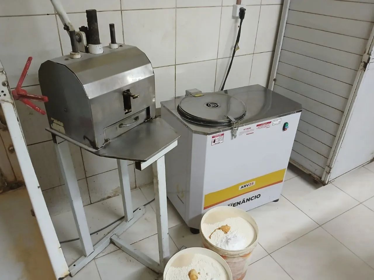 Vende-se padaria em pleno funcionamento  - Foto 3