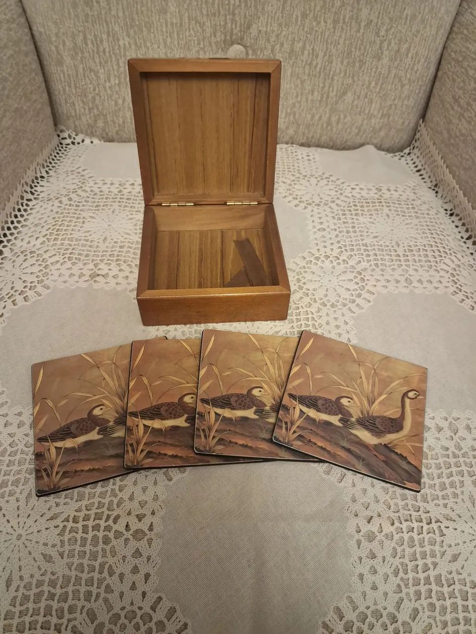 Conjunto de 4 porta-copos, vintage, com figuras de patos, com base de cortiça  - Foto 4