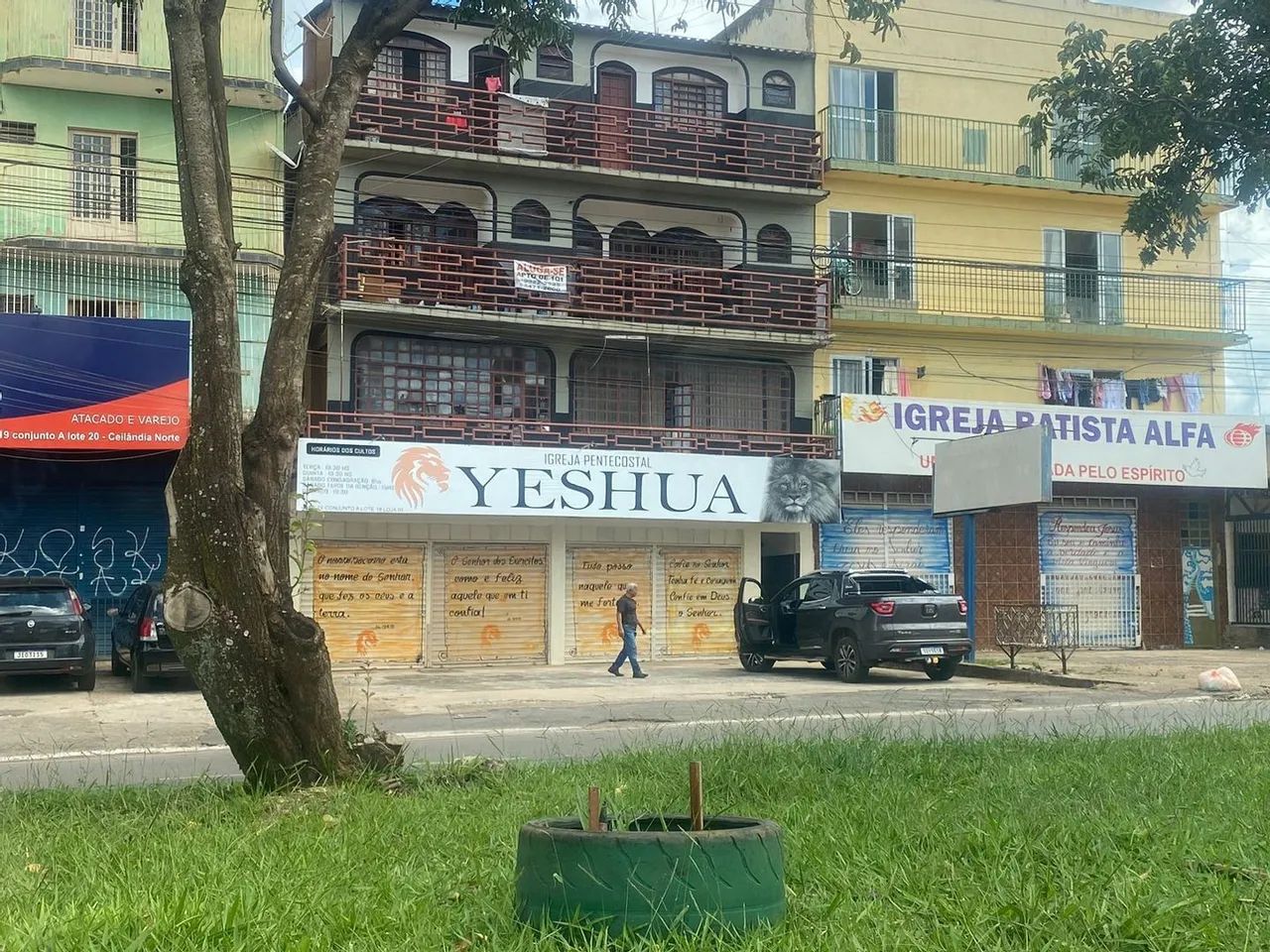Prédio 3 pavimentos a venda na Avenida Oeste Ceilândia