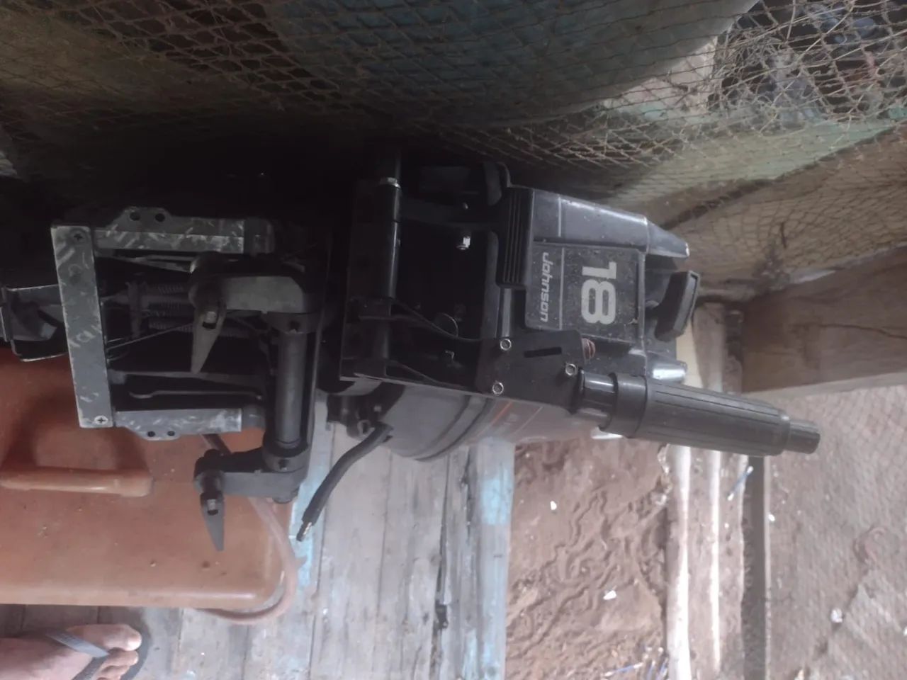 Vende esse motor 18hp jhonson  - Foto 2