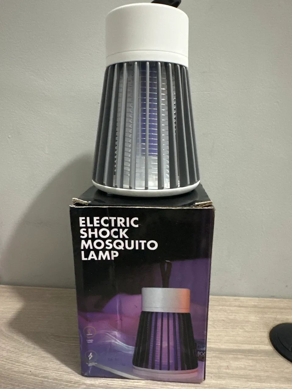 Lâmpada elétrica mata inseto