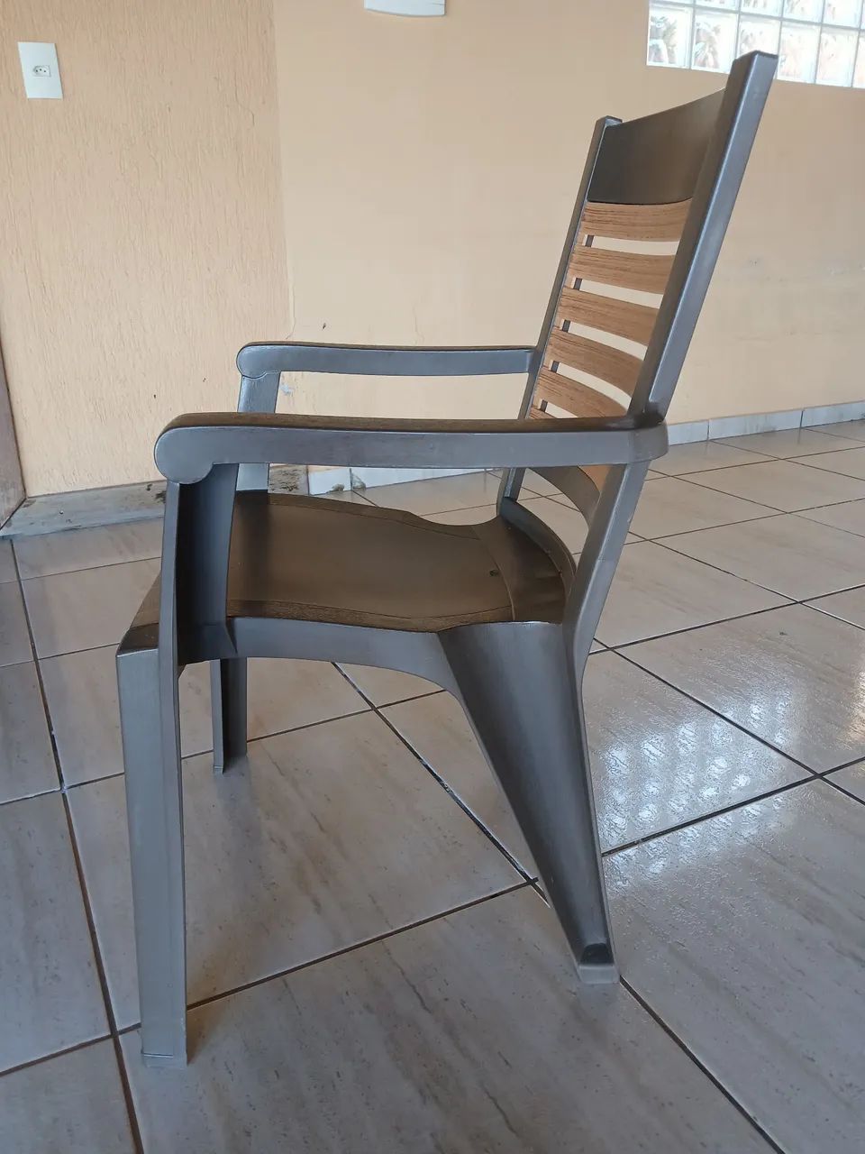 4 poltronas de plástico, modelo Winston, marca Grosfillex, conservadas  - Foto 3