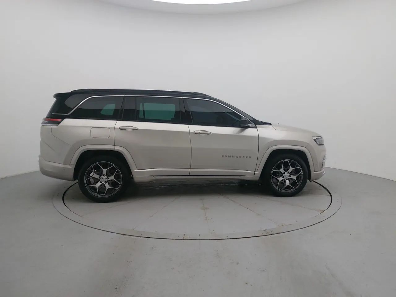 Jeep Commander Overland T270 1.3 TB Flex Aut., foto 6 de 18