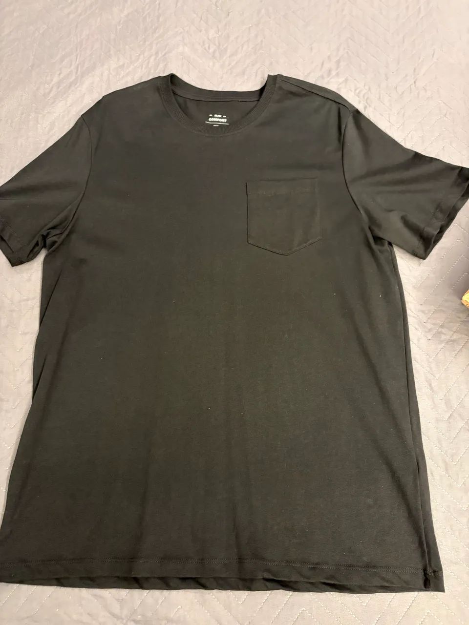 Camisa preta bolso confort M RENNER