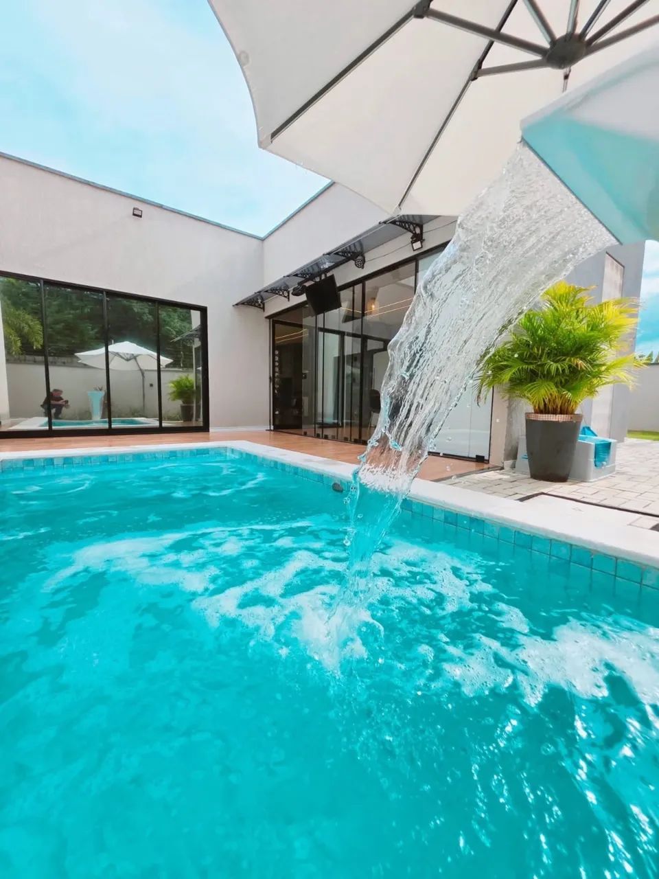 Casa plana com piscina no jardins do lago 