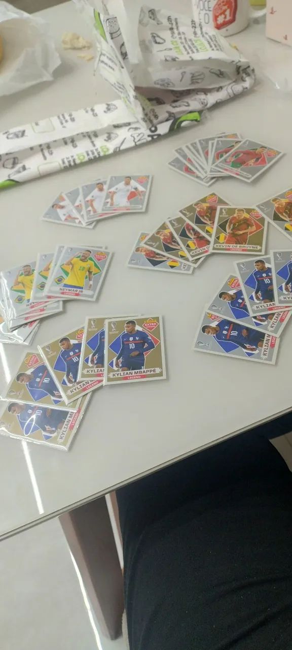 Figurinhas extra stickers 2022 - Foto 2