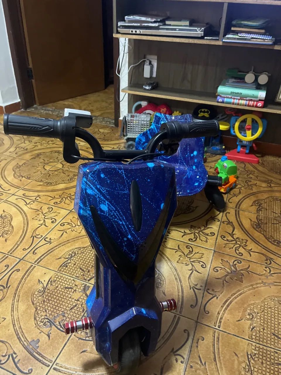 Triciclo elétrico drift infantil 