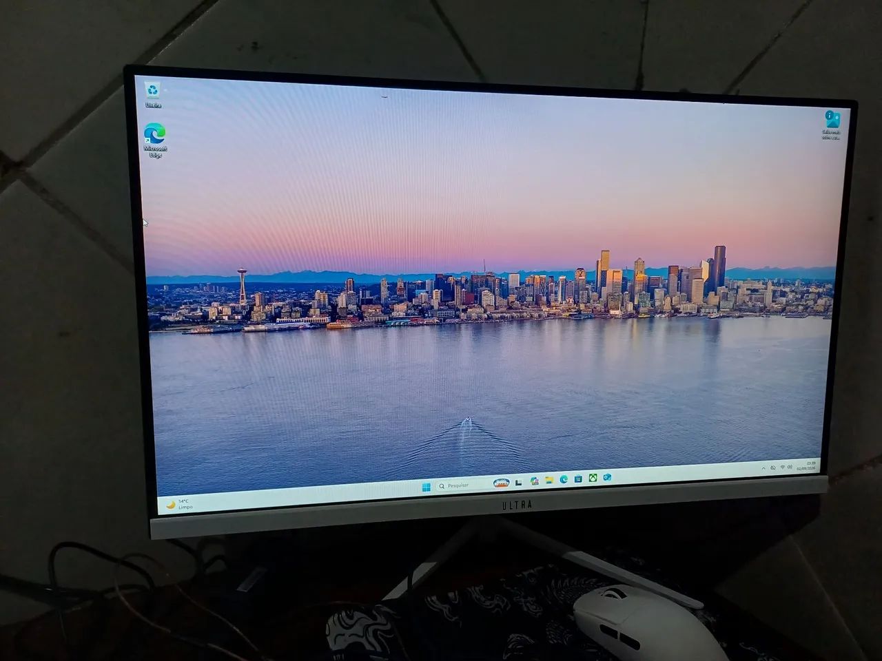 Computador all-in-one Multi Ultra ub830