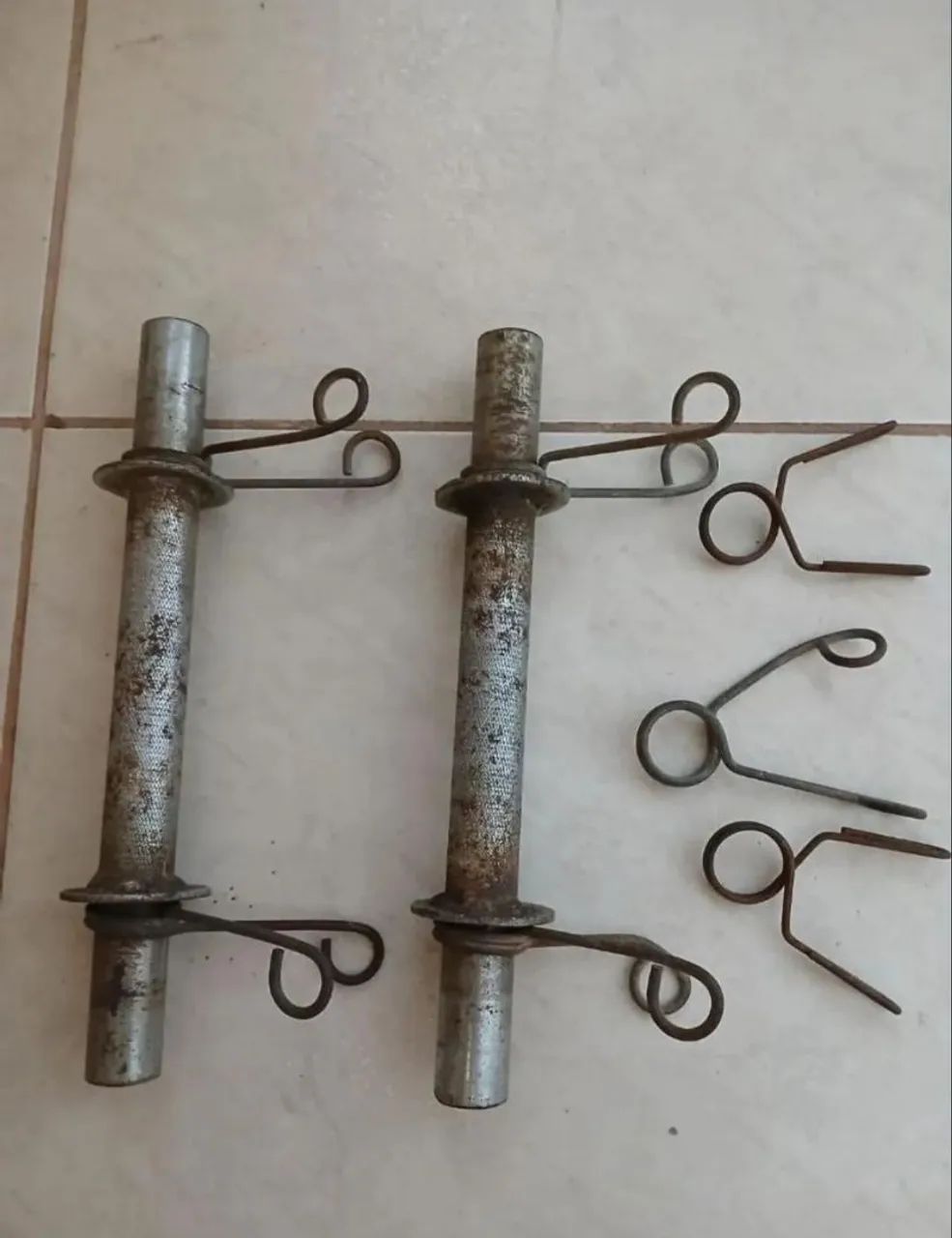 BARRAS MACIÇAS DE MUSCULAÇÃO 