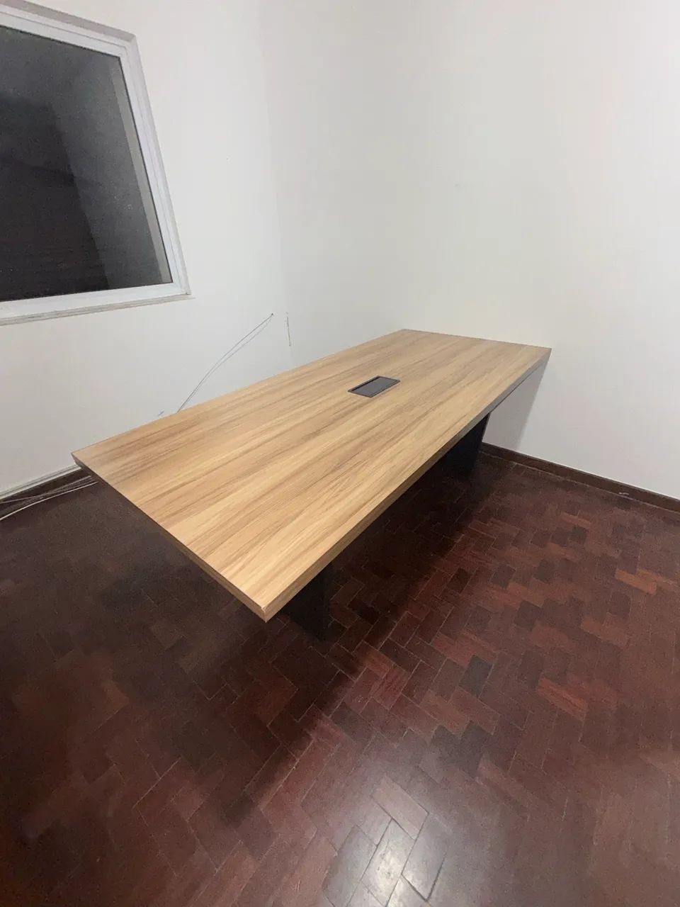 Mesa de Reunião 2m Tampo 40mm com Caixa de Tomada - Semi Nova - Foto 5