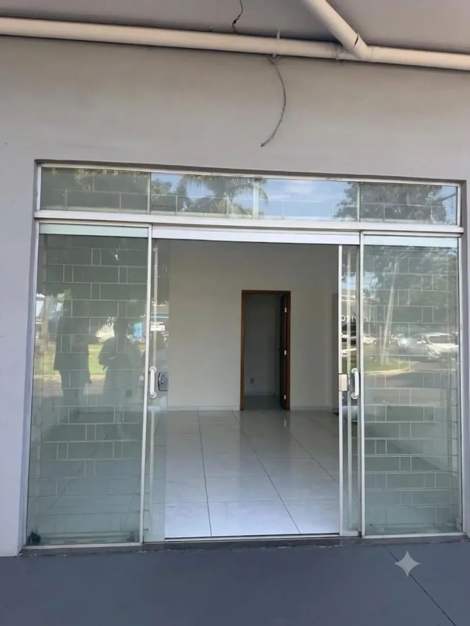 Imóvel para aluguel possui 36 metros quadrados em Zona 08 - Maringá - PR - Foto 4