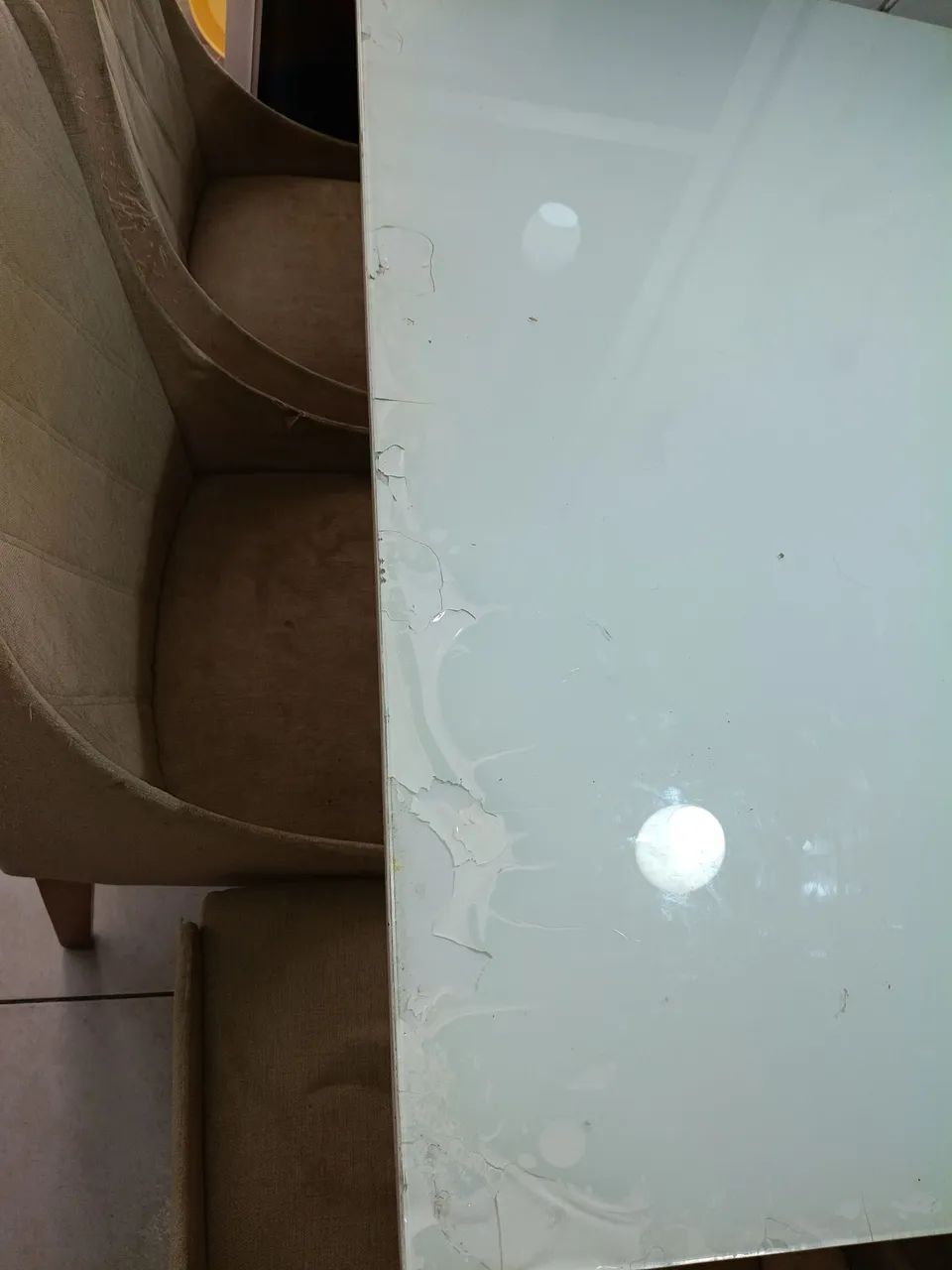 Mesa de jantar com 04 cadeiras  - Foto 2