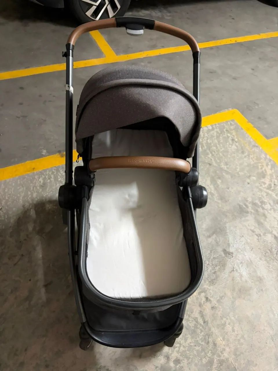 carrinho de bebê Maxi-Cosi Anna com assento 2 em 1 na cor cinza. - Foto 3