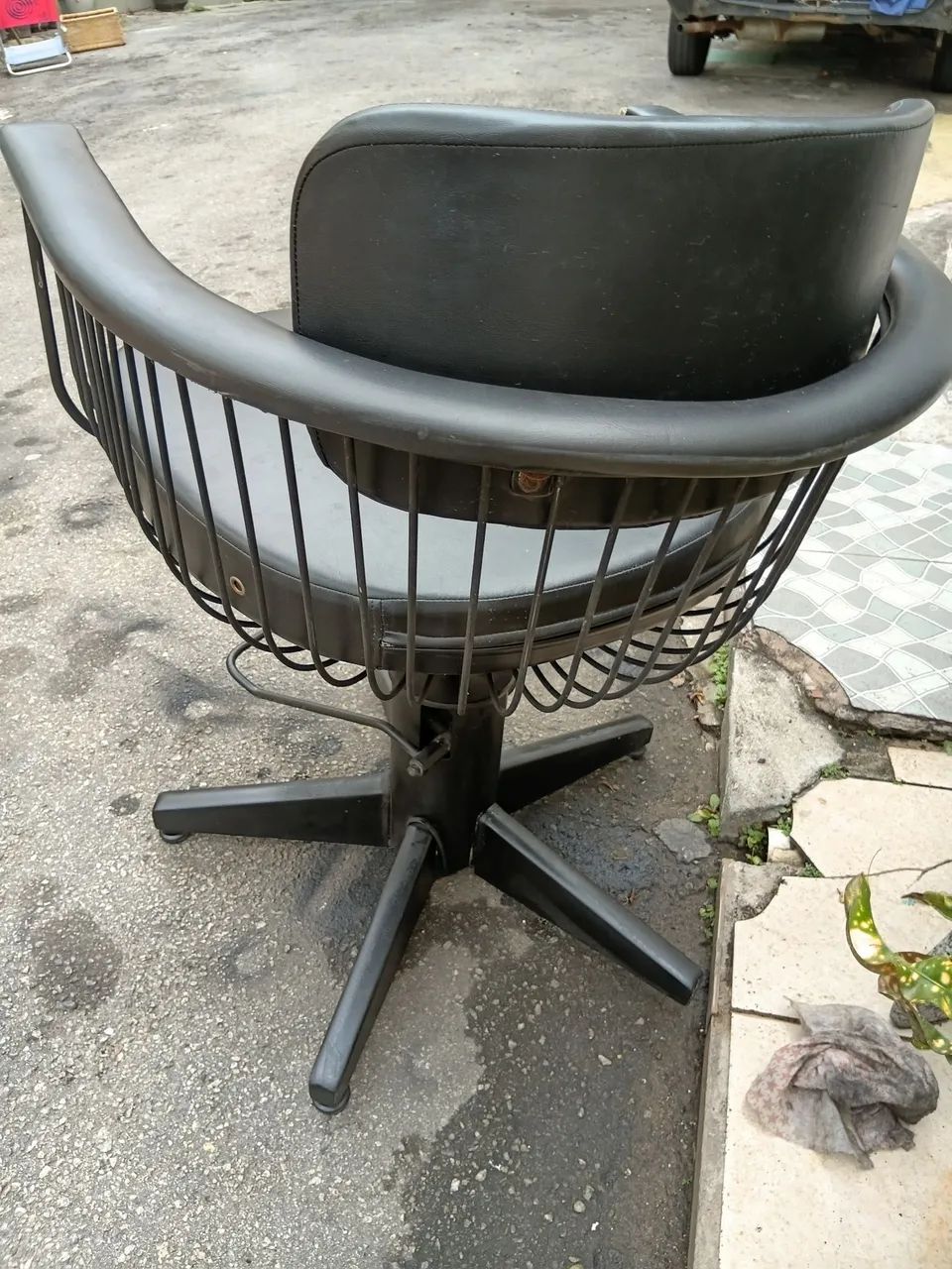 Cadeira para Barbeiro/Cabeleleiro - Foto 3