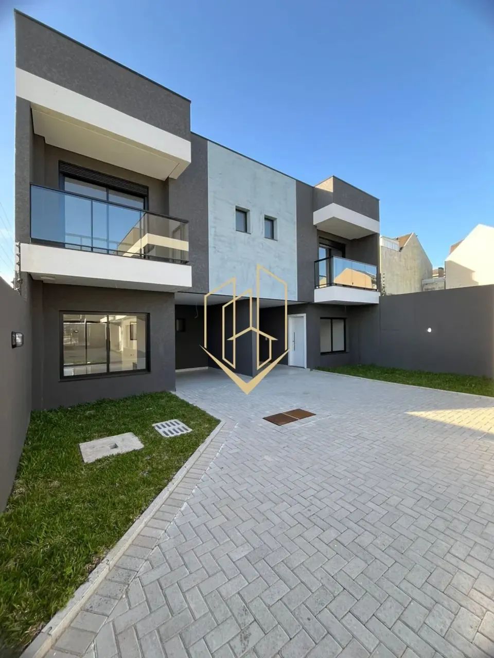 Sobrados NOVOS com 3 quartos e 2 vagas no Uberaba