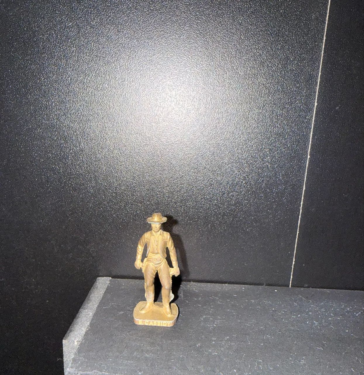 Kinder Ovo Estátua de Ferro 