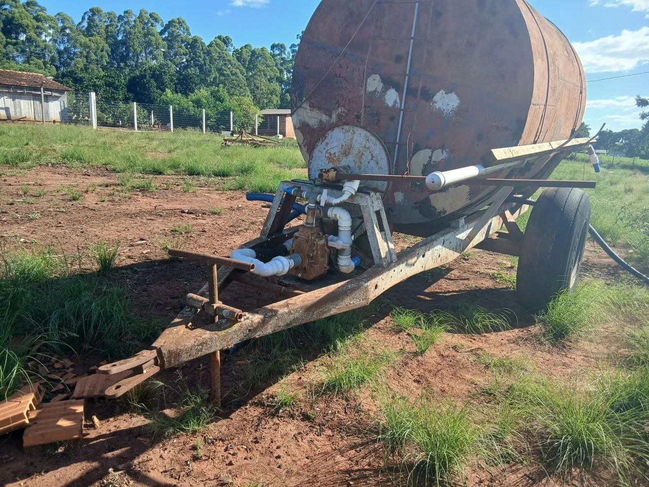 Tanque para água com bomba 2 polegadas e chassis reforçado. - Foto 2