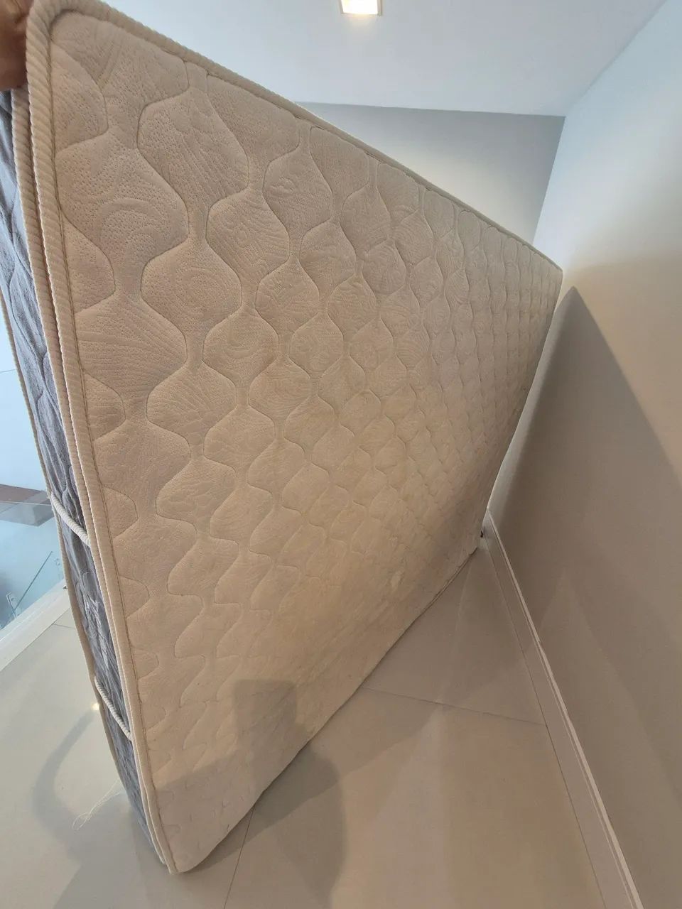 Colchão bem conservado Queen Size marca Itapecol - Titanium