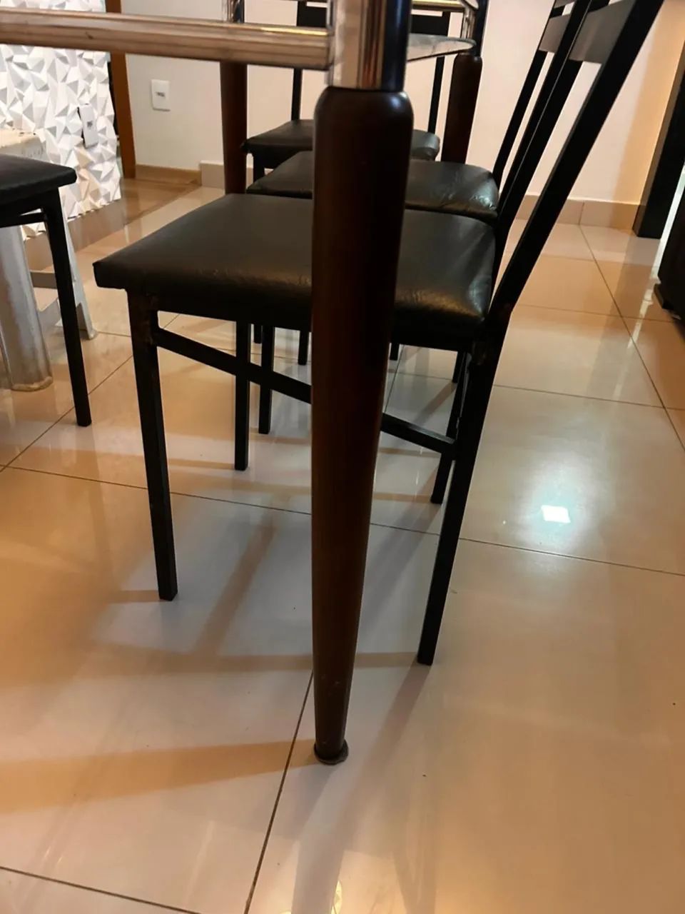 Mesa de jantar com 4 cadeiras  - Foto 4