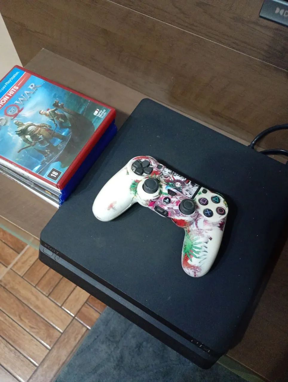 Play 4 usado em ótimo estado 