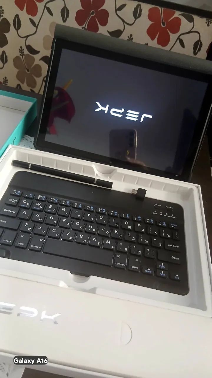 Tablet novo com teclado 550,00 - Foto 2