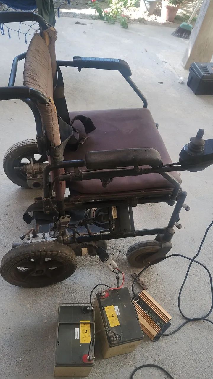 Cadeira de rodas motorizada  - Foto 4