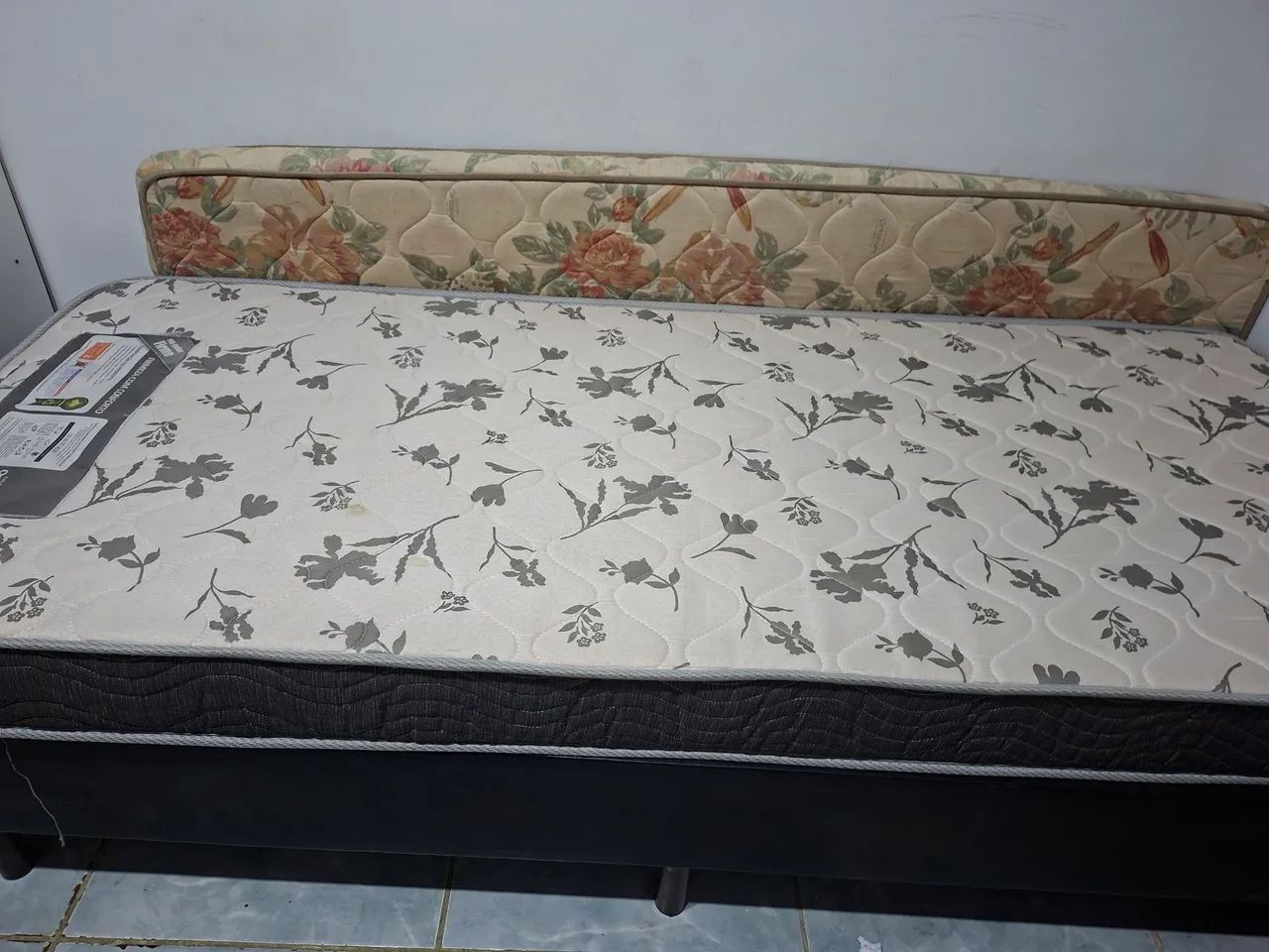 Cama de solteiro + colchão Ortobom