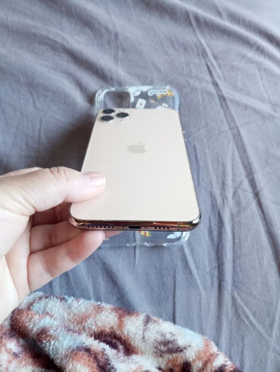 iPhone 11 pro max 64 gigas bateria 71 face id of troco - Celulares
