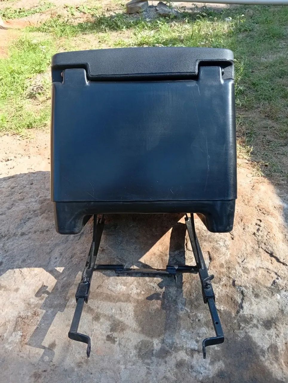 Vendo : Baú com suporte para moto. - Foto 2
