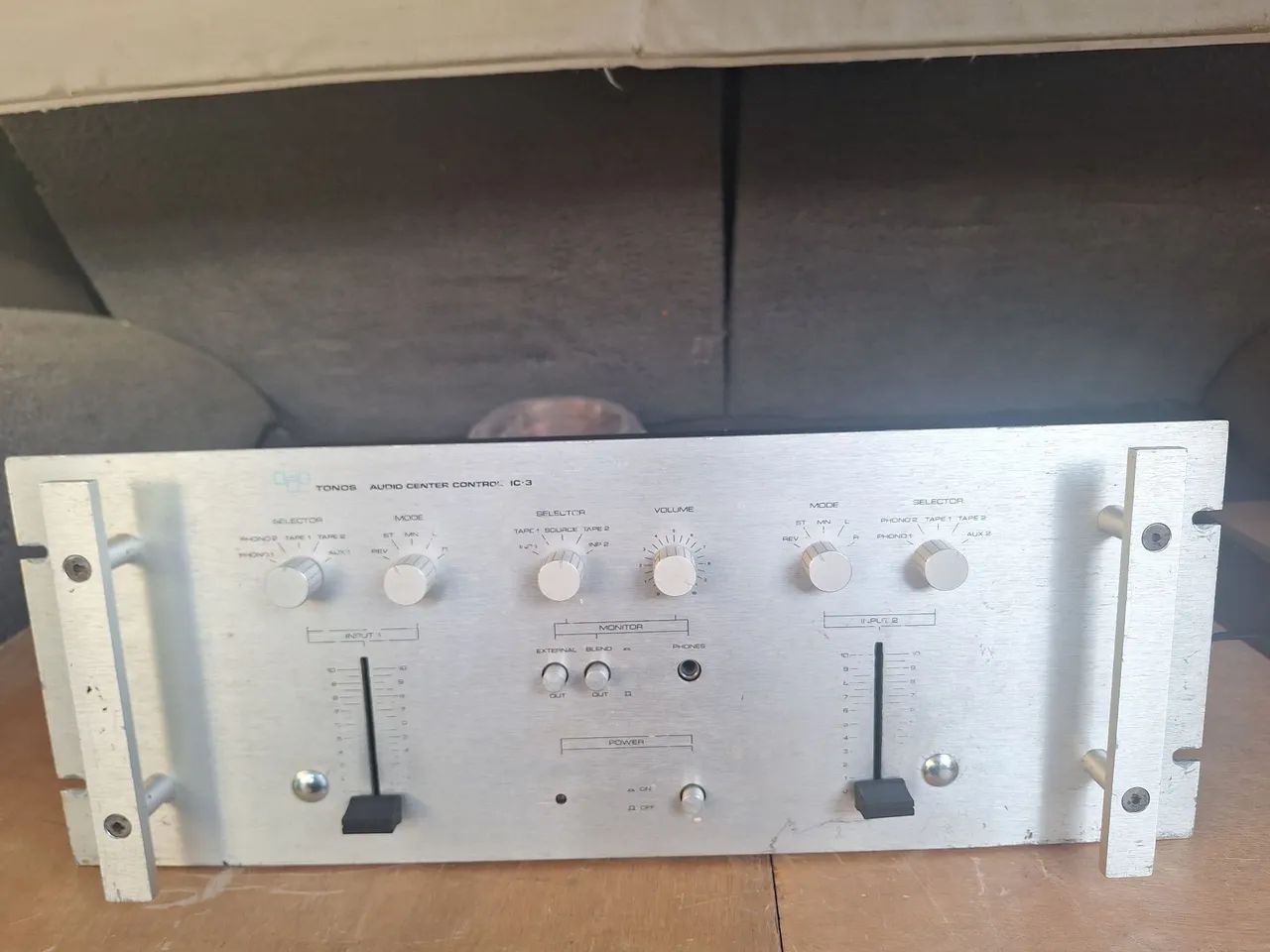 Mixer tonos ic3 padrão rack prata