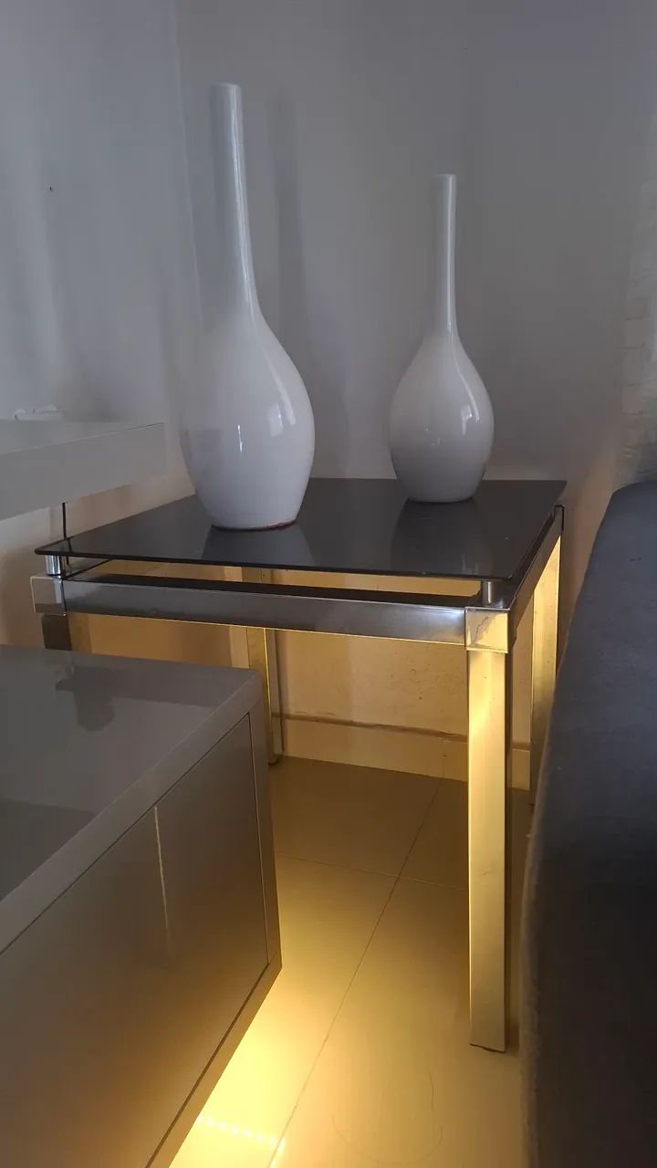 Vendo mesa de centro (não é mesa de jantar)