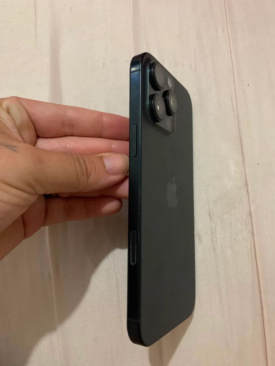 Iphone 16 pro max ( TROCO POR INFERIOR MAIS TORNA )  - Foto 3