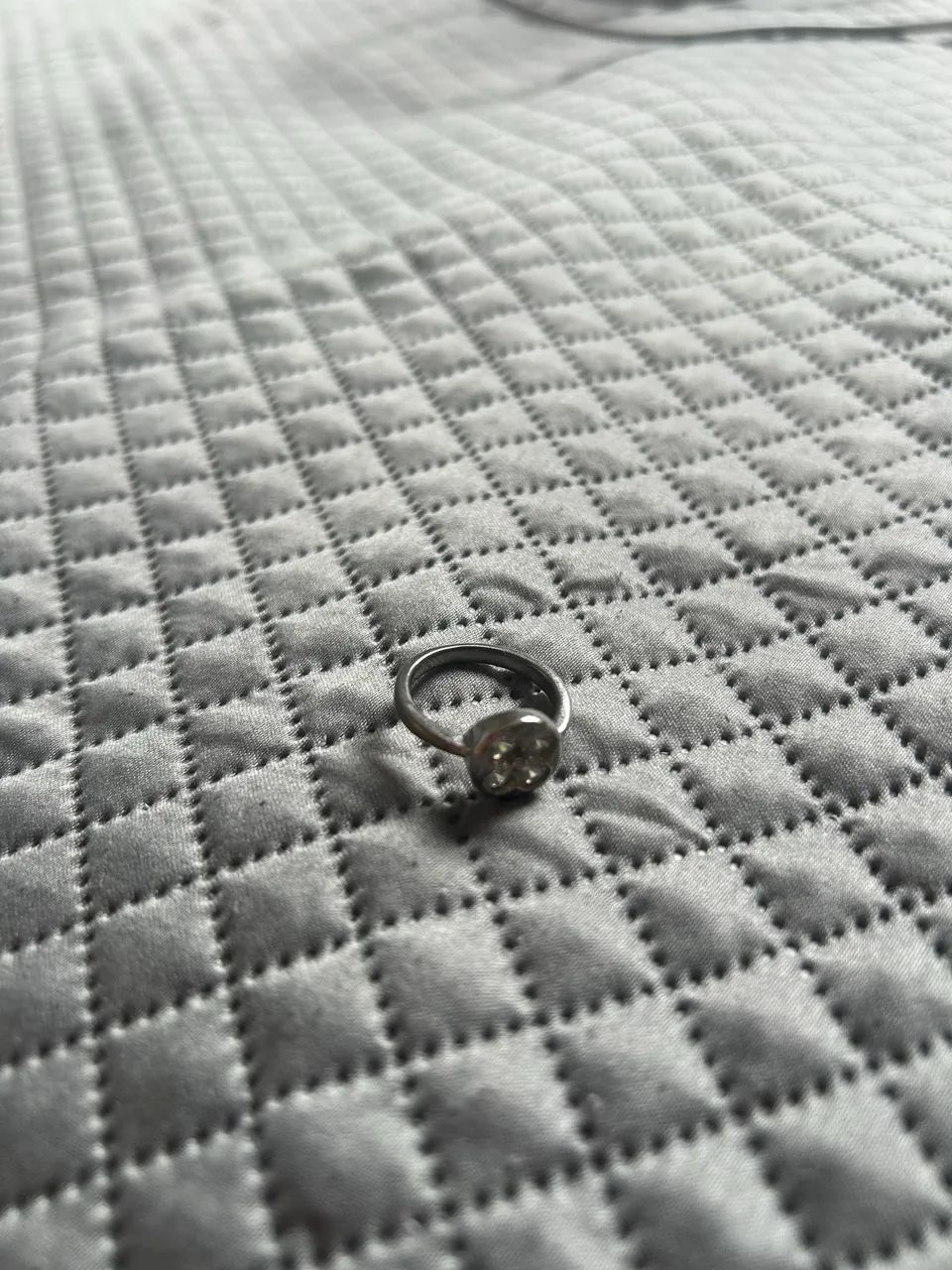 anel prata 925 com zircônias - Foto 2