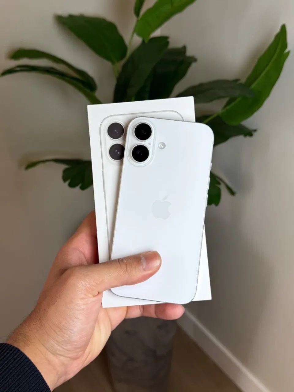 iPhone 16 128GB - Branco