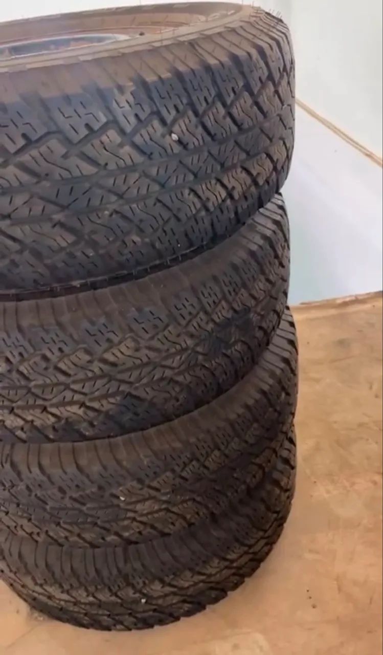 Peneus 255/70 R16 