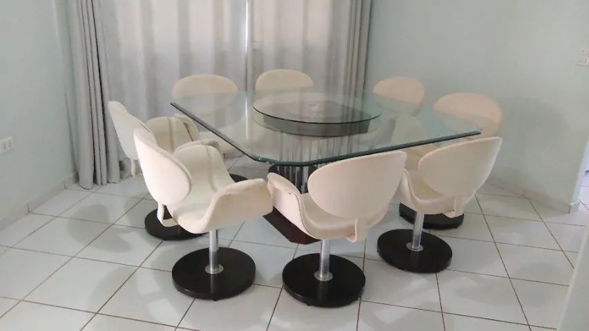 Mesa de vidro 1,5x1,5m com tampo giratório, com 8 cadeiras giratória  - Foto 2