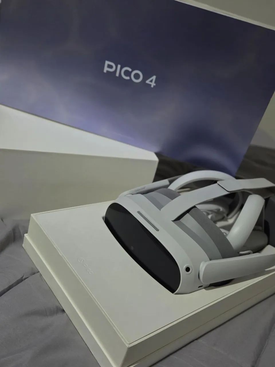 Óculos de Realidade Virtual Pico 4 (256GB) IMPORTADO - Completo e