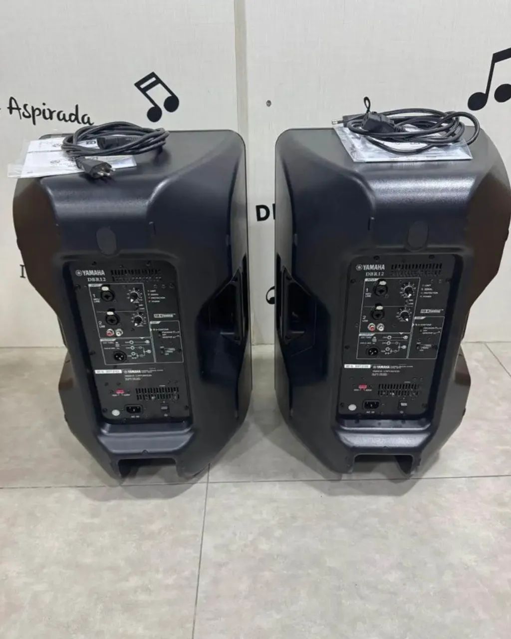 Vendo Par de Caixas Yamaha DBR12  - Foto 3