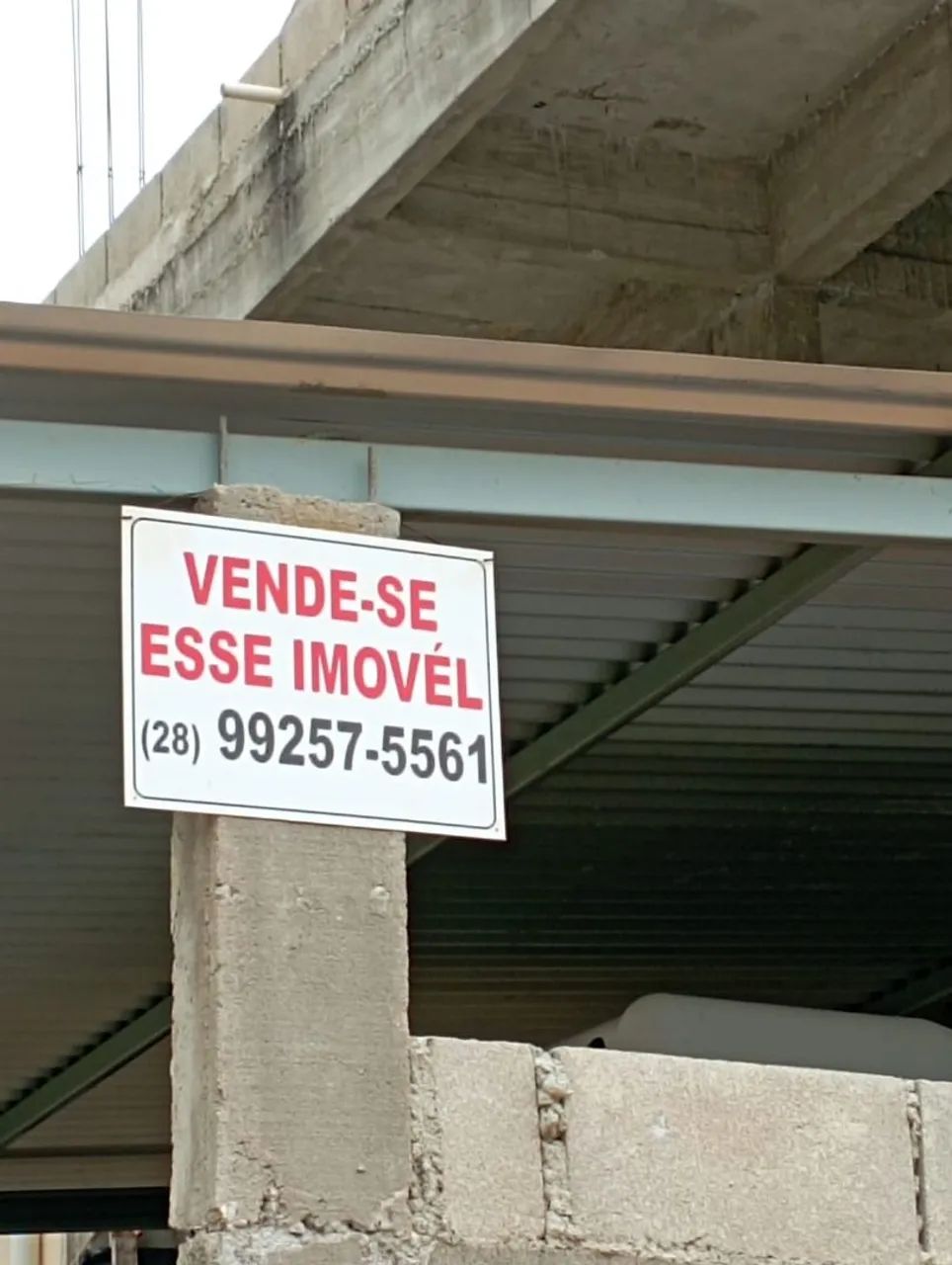 Vende-se obra em construção