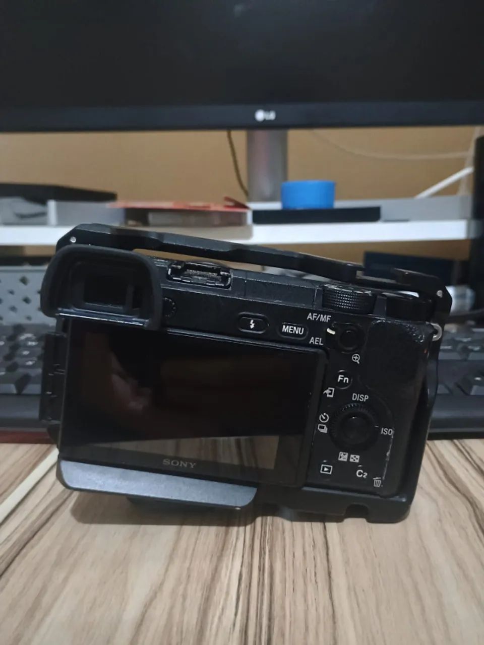 Câmera Sony A6300 + Lente e Acessórios - Foto 3