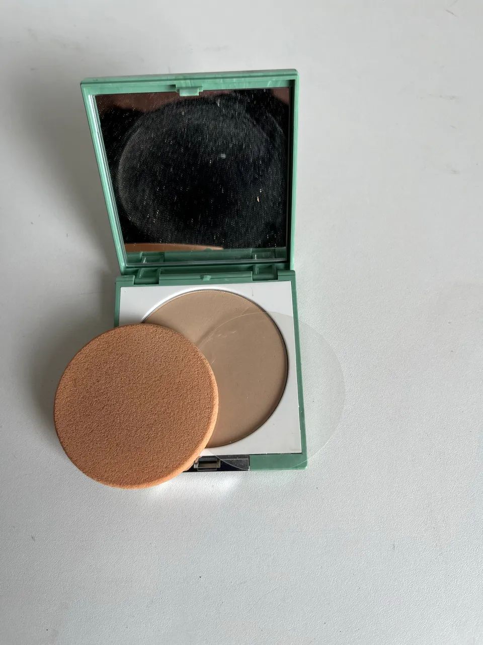 Pó compacto Clinique poudre naturet