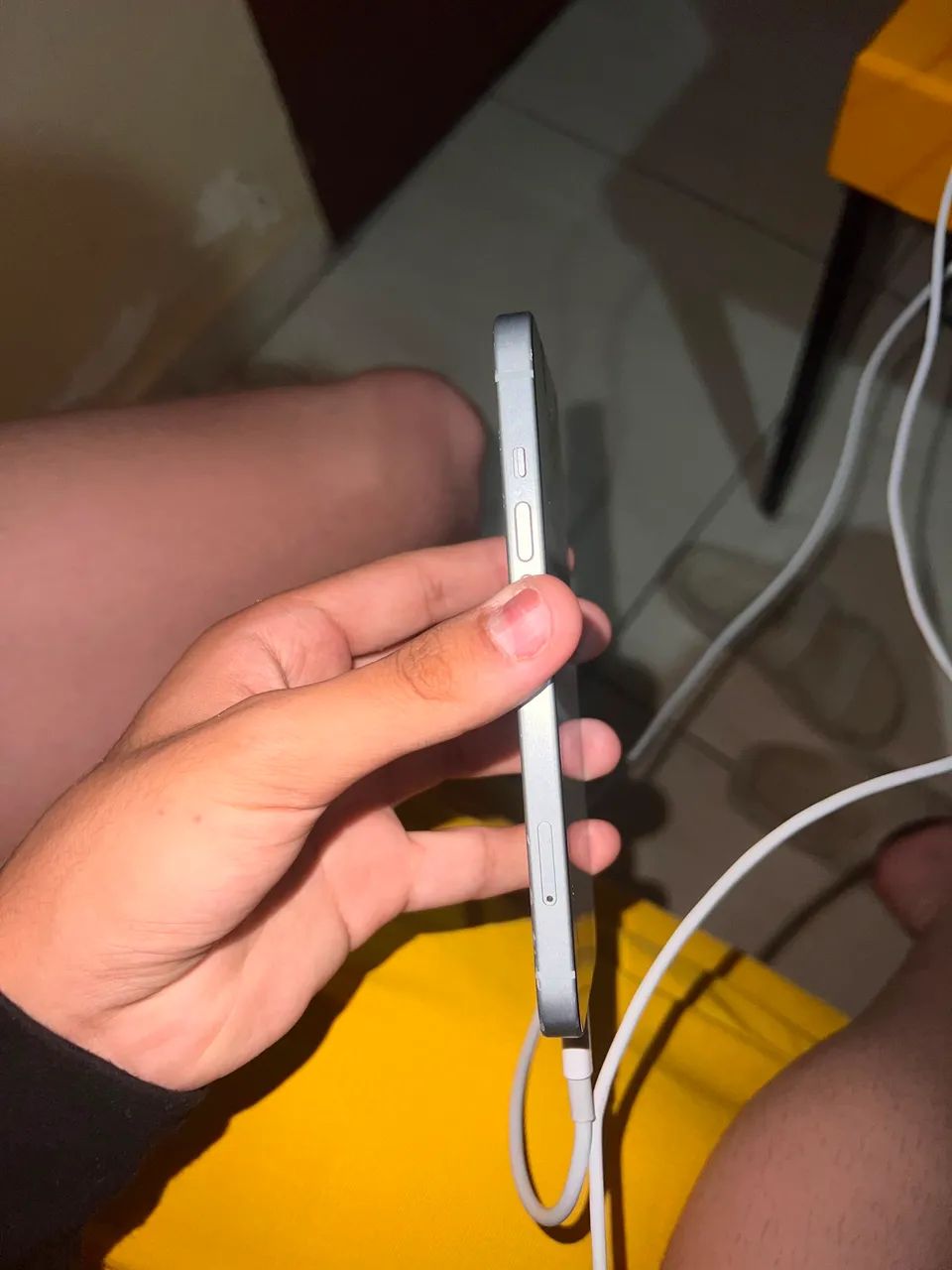 iPhone 15 com mancha na tela - Foto 3