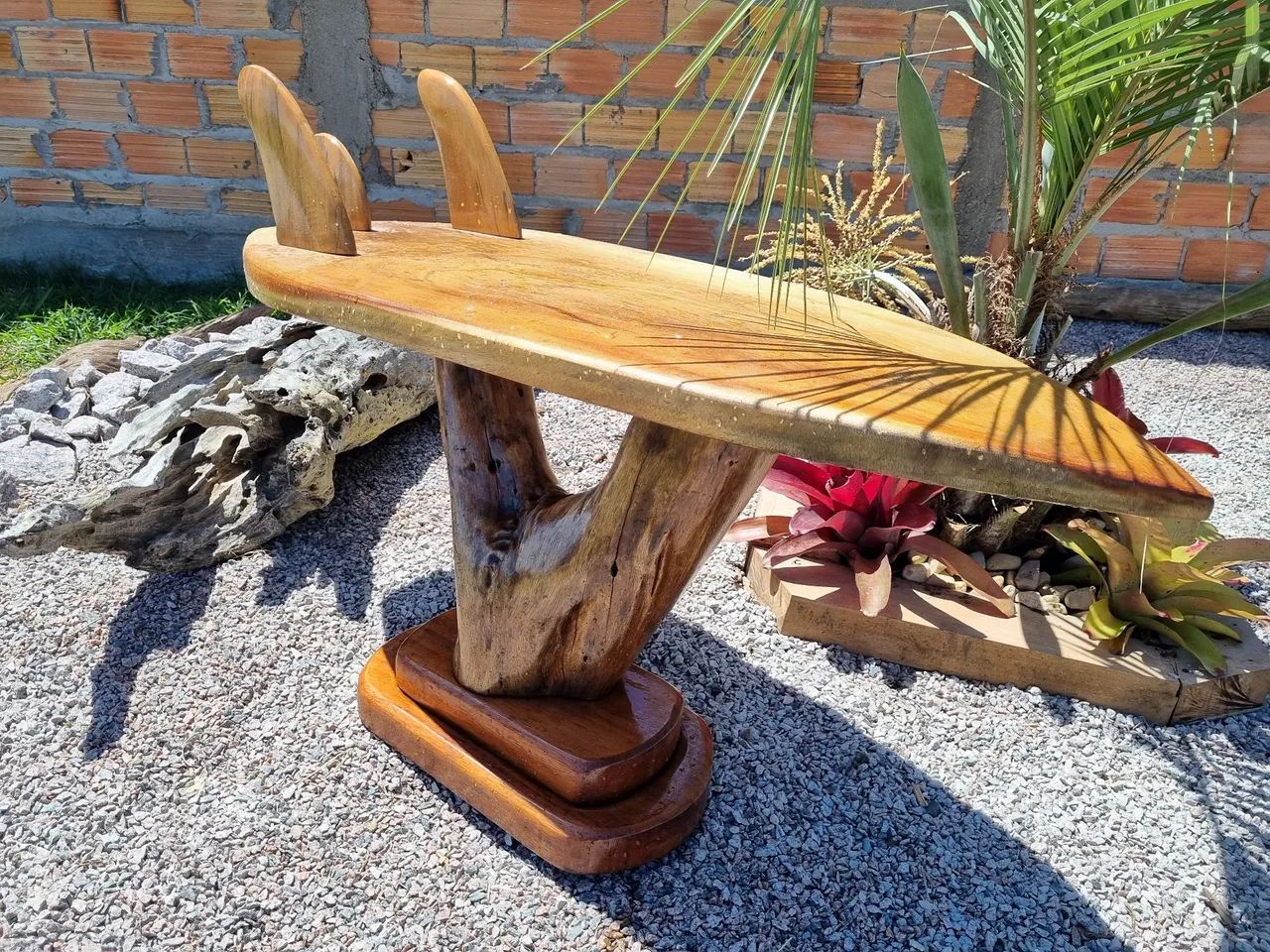 Mesa em madeira design prancha de surf  - Foto 3