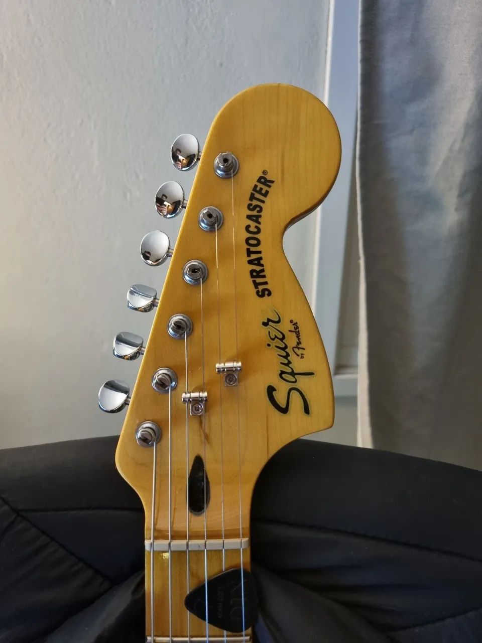 Guitarra Strato Squier Standard - Foto 4
