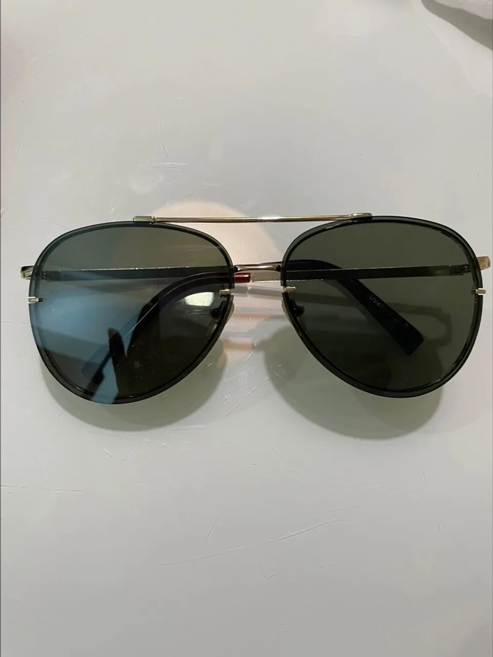 Vendo óculos modelo aviador.
