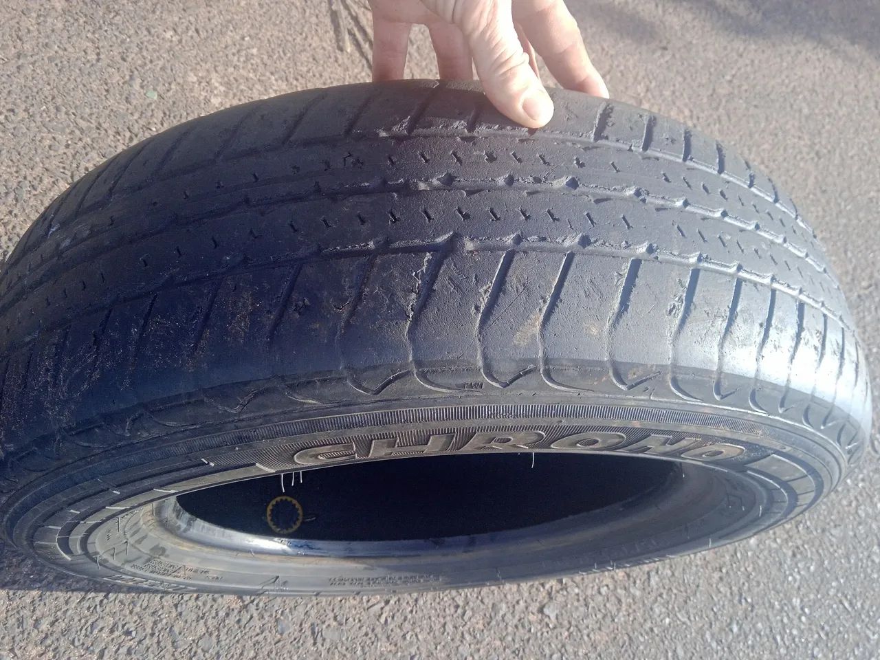Vende-se Pneu aro 14 pirelli