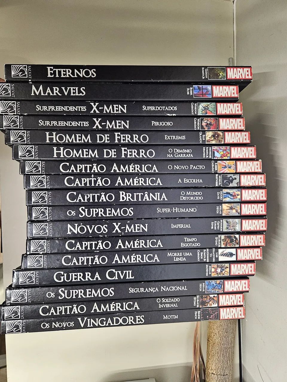 Quadrinhos Marvel Salvat - Capa Preta Graphic Novel - Foto 2
