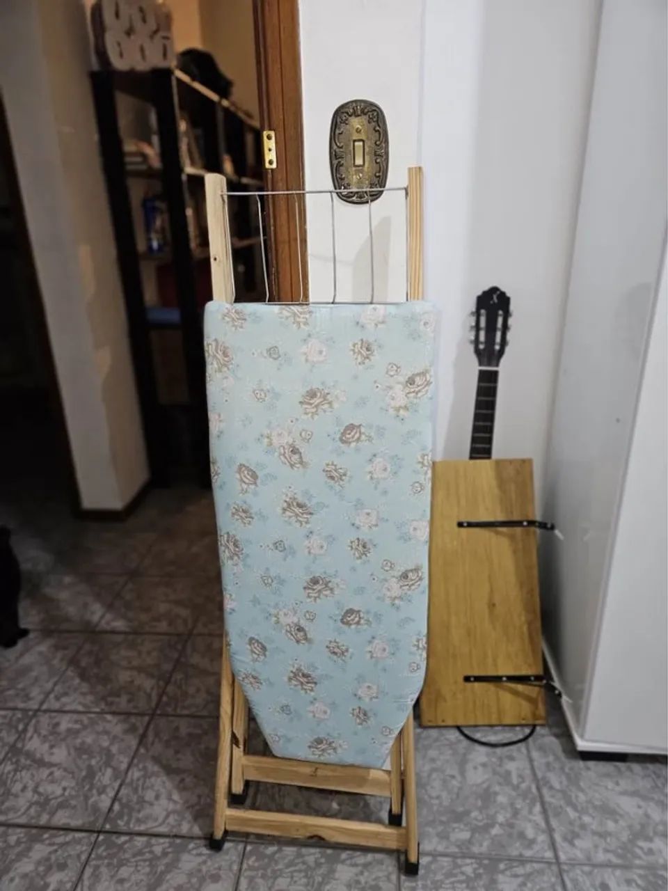 Tábua de passar roupa + ferro de passar
