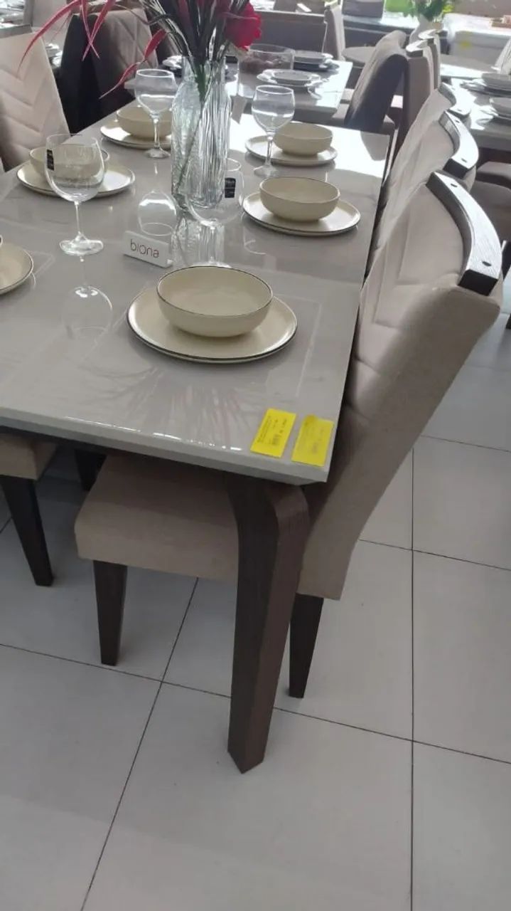 Mesa moderna e sofisticada65048987671682125