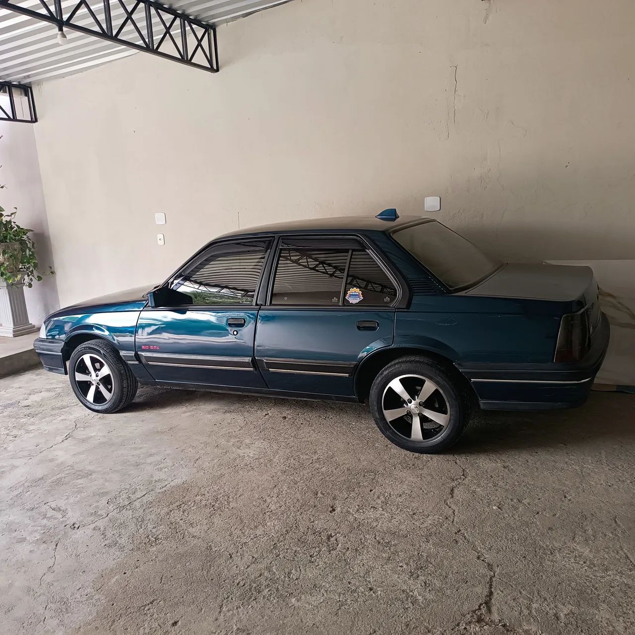 Chevrolet Monza GLS/ Hi-tech 2.0 EFI 2P E 4P (álcool) 1994